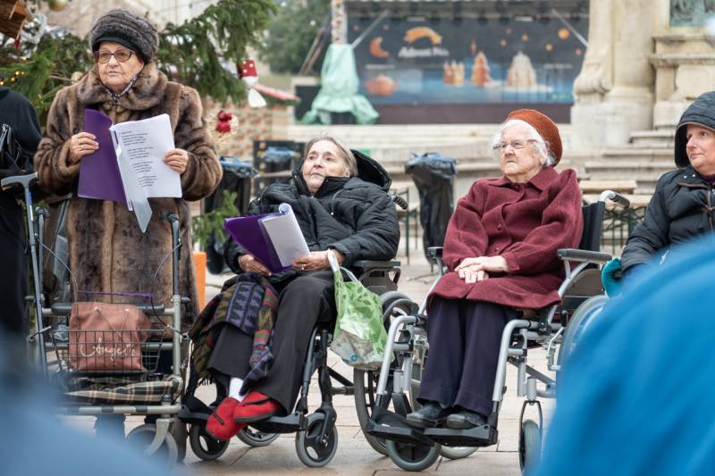 2025_12_03_szechenyi ter enek_10.jpg